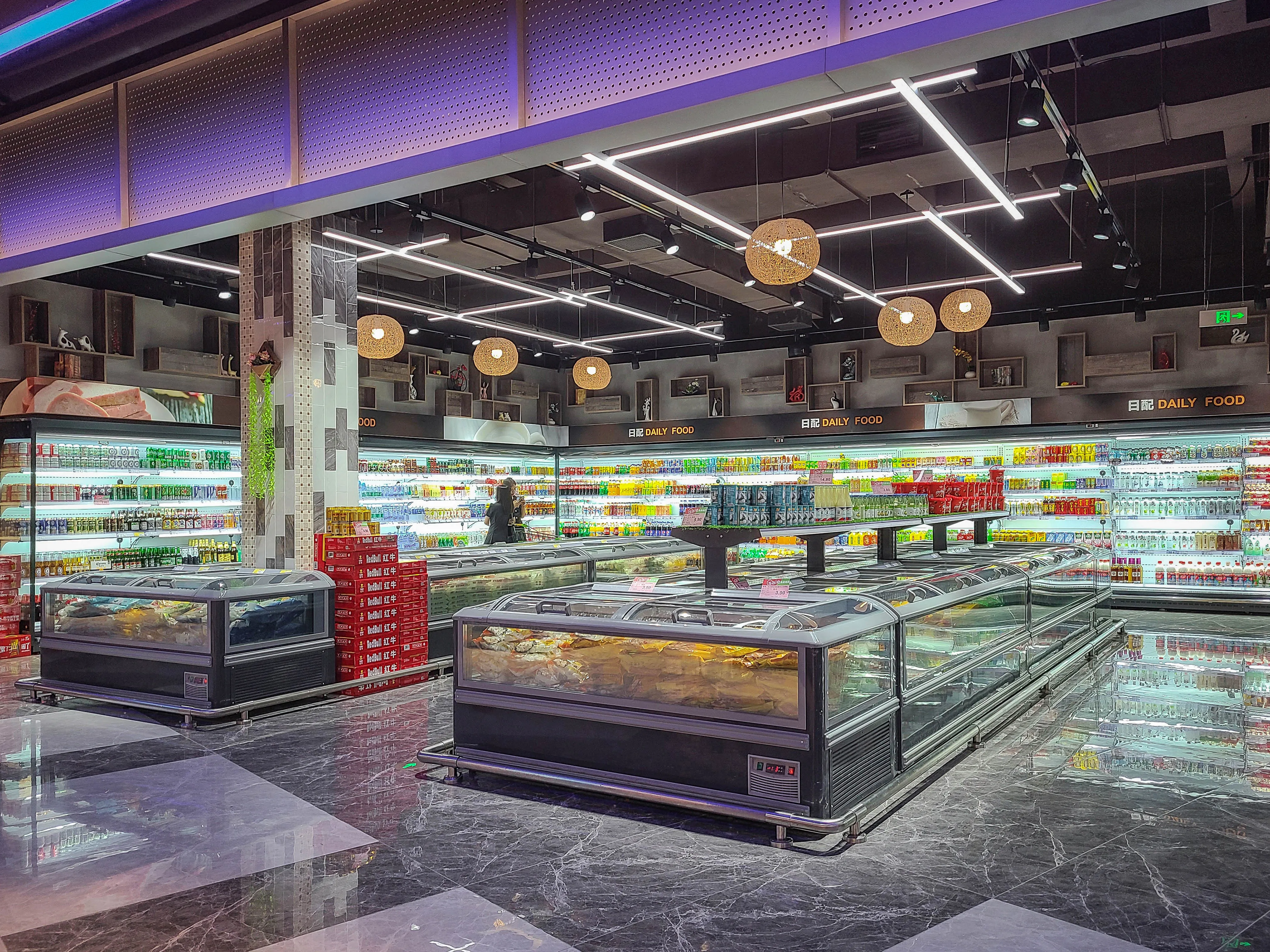 Transparent Wide Island Freezer view 14